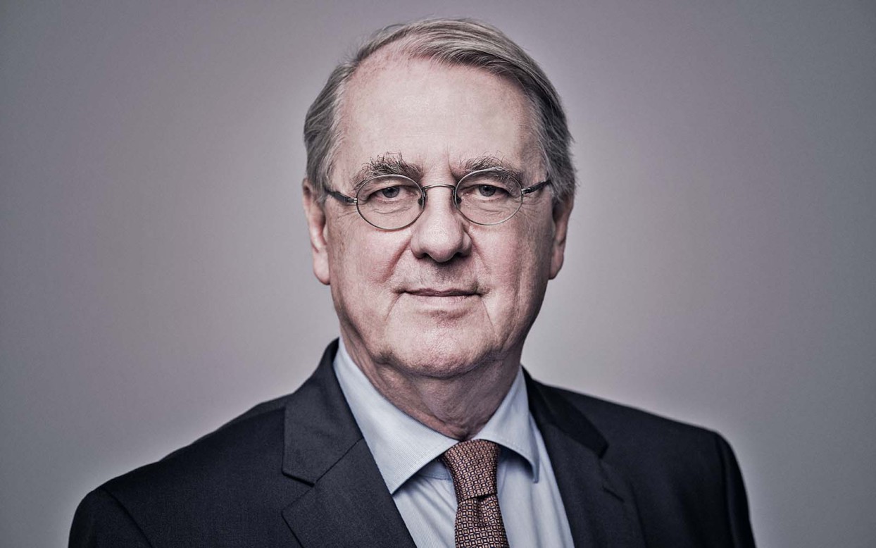 Dr. Lutz Langer